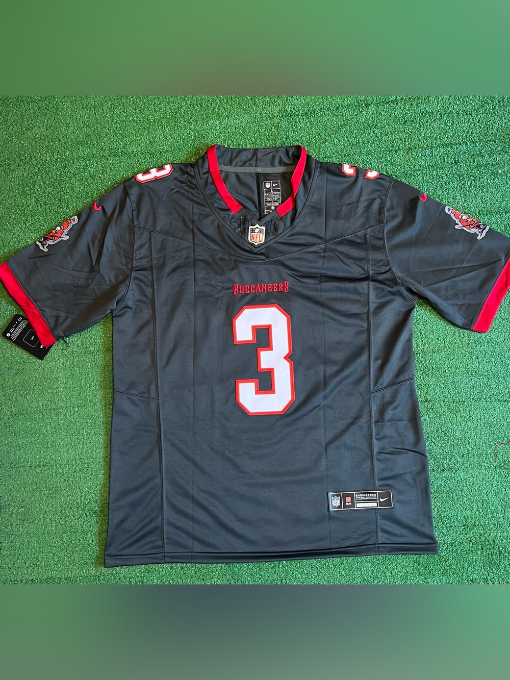 Tampa Bay Buccaneers Rueben Bain Jr. Black  Jersey 
Adult Large